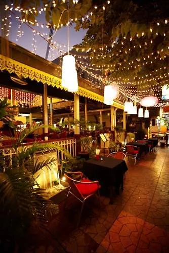 Couette-café Tuptim 2*